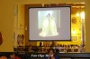 Marianna Accerboni, architetto e light designer, illustra un suo abito di luce (ph Olga Micol)